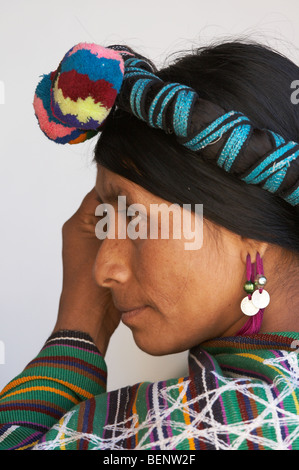 GUATEMALA Mayan femme portant l'habit traditionnel de Chajul, El Quiché. Photographie par SEAN SPRAGUE Banque D'Images