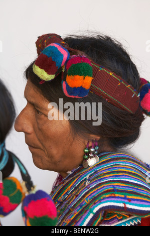 GUATEMALA Mayan femme portant l'habit traditionnel de Chajul, El Quiché. Photographie par SEAN SPRAGUE Banque D'Images