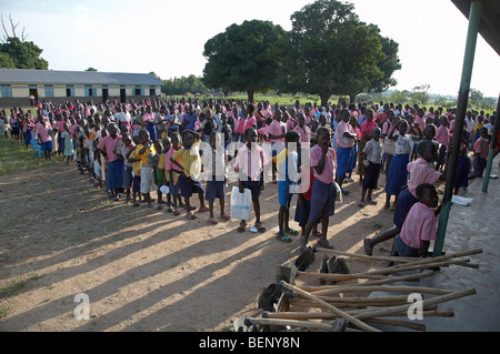 Soudan du Sud l'école primaire Lutaya, construit et financé par le Service jésuite aux réfugiés depuis 2005, Yei. Banque D'Images