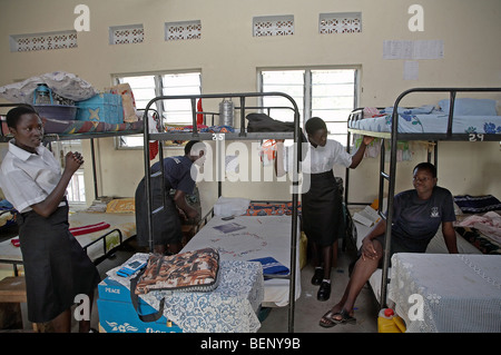 Soudan du Sud l'école primaire Lutaya, construit et financé par le Service jésuite aux réfugiés depuis 2005, Yei. Banque D'Images