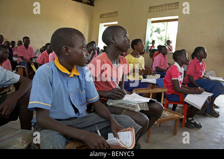 Soudan du Sud l'école primaire Lutaya, construit et financé par le Service jésuite aux réfugiés depuis 2005, Yei. Banque D'Images