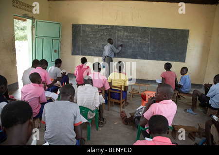 Soudan du Sud l'école primaire Lutaya, construit et financé par le Service jésuite aux réfugiés depuis 2005, Yei. Banque D'Images