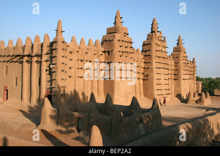 Grande Mosquée de Djenné, plus grand bâtiment en brique de boue ou d'adobe dans le monde, Djenné, Mali, Afrique de l'Ouest Banque D'Images