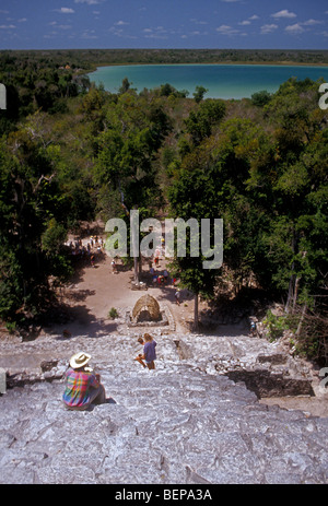 Les touristes, pyramide, temple, Nohoch Mul Pyramide, Site archéologique de Cobá, ruine, ruine Maya Maya, Coba, État de Quintana Roo, Yucatan, Mexique Banque D'Images