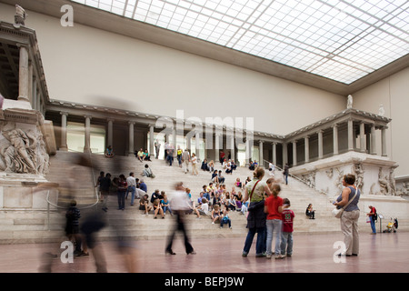 Autel de Pergame dans le Musée de Pergame, Berlin, Allemagne Banque D'Images