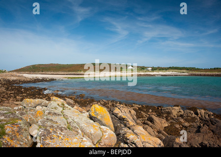 L'île de Gugh vu de St Agnes, Isles of Scilly Banque D'Images