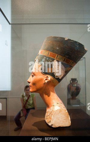 Buste de la reine Néfertiti, Altes Museum, Berlin, Allemagne Banque D'Images