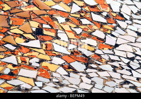 Le toit coloré de la Casa Batllo,un chef-d'œuvre architectural de créateur moderniste Antoni Gaudi à Barcelone, Espagne. Banque D'Images