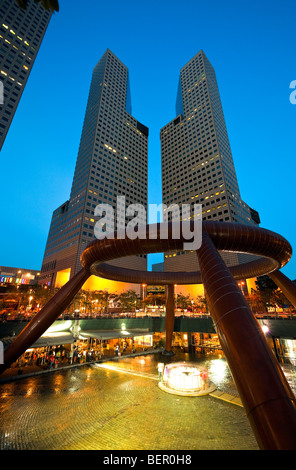 Singapour, Suntec City Shopping Centre, la Fontaine de la richesse. Banque D'Images