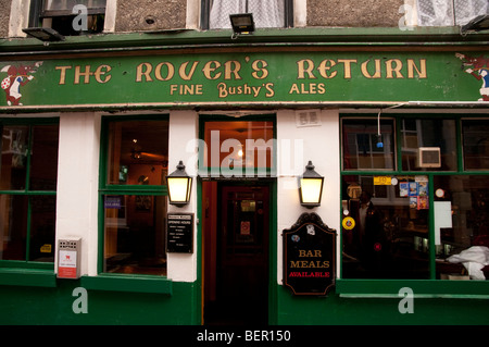 Façade de la Rover pub Retour à Douglas (île de Man). Banque D'Images