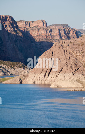 Atuel Canyon et le lac de Valle Grande, San Rafael, dans la province de Mendoza, Argentine, Andes centrales Banque D'Images