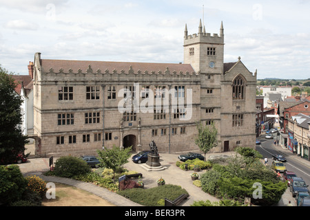 Portes du château de Shrewsbury, Bibliothèque. Anciennement l'École de Shrewsbury, où Charles Darwin a fait ses études. Banque D'Images