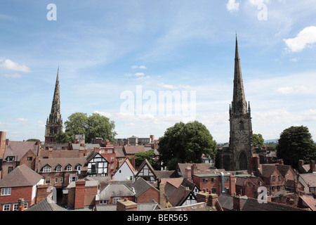 Toits de Shrewsbury, à la recherche de la Place en direction de St Mary's (L) et St Alkmund's (R) les églises Banque D'Images