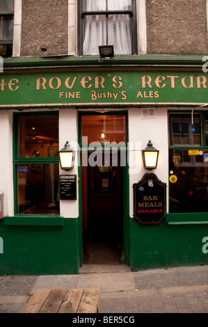 La façade du Rover pub Retour à Douglas (île de Man). Banque D'Images