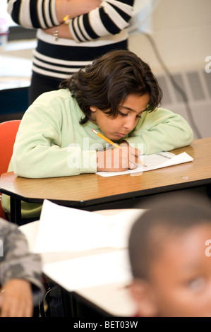 Les élèves en classe à l'école primaire de hêtre, Manchester, NH. L'image n'est pas model / propriété libéré. Banque D'Images