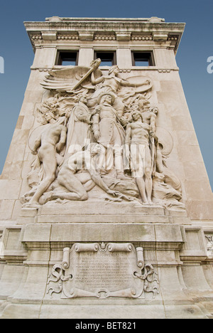 "Les découvreurs", un bas-relief sculpture sur le Michigan Avenue Bridge à Chicago, Illinois, USA Banque D'Images