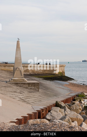 Mémorial de guerre et de défense de la mer de Southsea, England UK. Banque D'Images