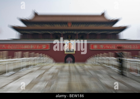 Le portrait de Mao à l'entrée de la Cité Interdite, Beijing Chine Banque D'Images