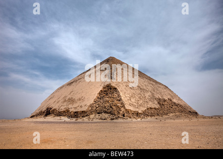 Pyramide rhomboïdale de Pharaon Snofru, Dahchour, Egypte Banque D'Images