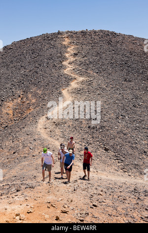 Les touristes au désert noir, Désert de Libye, Egypte Banque D'Images