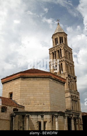 Vue extérieure de la Cathédrale Sveti Duje, Split, Croatie, large-angle Banque D'Images