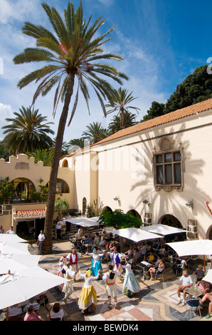 Les danseurs en costumes traditionnels, Las Palmas, Gran Canaria, Îles Canaries, Espagne, High angle view Banque D'Images