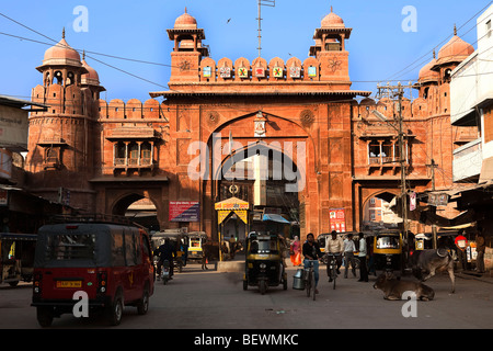 Porte dans la vieille ville de Bikaner Rajasthan en Inde Banque D'Images