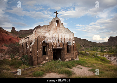 Dans l'église de film abandonné sur les rives de la rivière Rio Grande Ranch Big Bend State Park New York USA Banque D'Images