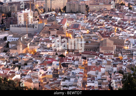 Jaen vue depuis le château de Santa Catalina. Andalousie, Espagne Banque D'Images