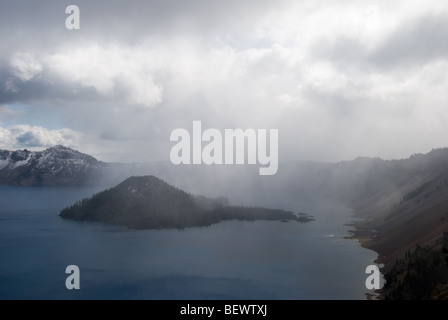 L'île de l'assistant au milieu d'une bourrasque de neige d'octobre. Banque D'Images