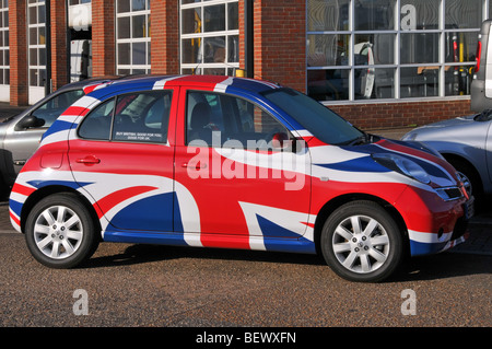 Nissan Micra voiture avec le drapeau de l'Union européenne dans le cadre d'un graphique de la campagne de marketing pour acheter l'usine de Sunderland Banque D'Images