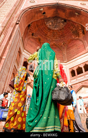 La vie à la mosquée Jama Masjid, Old Delhi, Inde. Banque D'Images