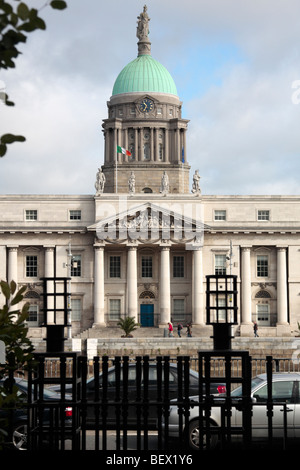 La Maison de la douane sur les quais de Dublin Irlande Banque D'Images