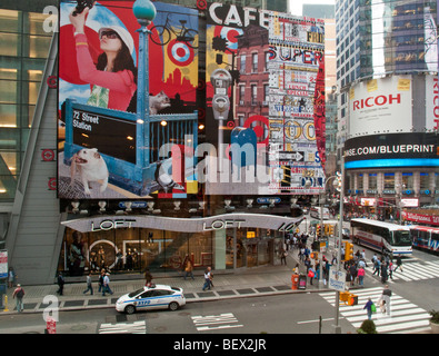 Panneau cible à Times Square New York City Banque D'Images