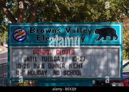 Browns Valley Elementary School fermé après un 6 ans, élève de 1ère classe est mort de la grippe porcine chez Napa, Californie. Banque D'Images