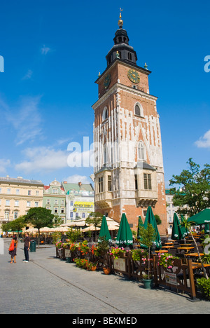 Tour de ville à la place de la vieille ville de Cracovie Pologne Europe Banque D'Images