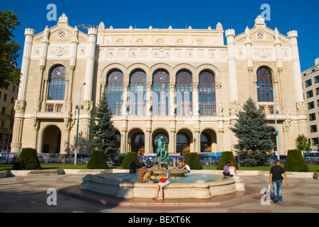 Place Vigado ter quartier Belvaros Budapest Hongrie Europe Banque D'Images