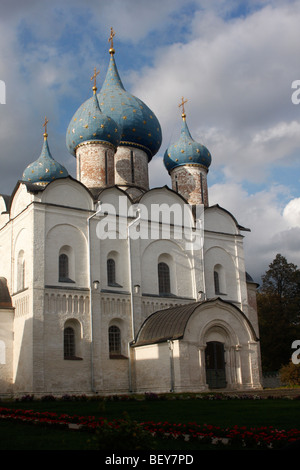 Cathédrale de la Nativité de la Vierge bénie dans l'ancienne capitale russe de Suzdal Banque D'Images