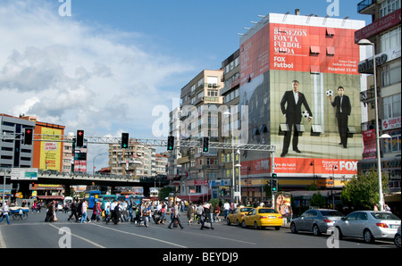 Istanbul Turquie moderne de transport de trafic de personnes Banque D'Images