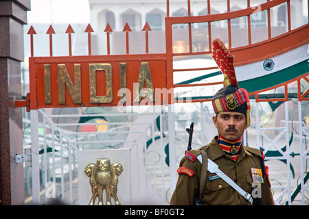 La fermeture de la frontière entre le Pakistan et l'Inde, d'Amritsar, Punjab, en Inde. Banque D'Images