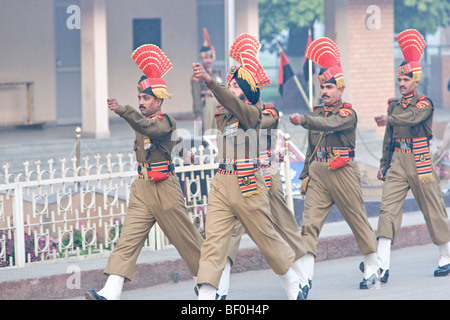 La fermeture de la frontière entre le Pakistan et l'Inde, d'Amritsar, Punjab, en Inde. Banque D'Images