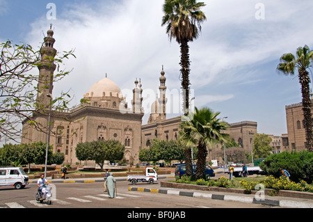 Le Caire Égypte mosquée Sultan Hassan Ali gauche et droite de la mosquée rifai Banque D'Images