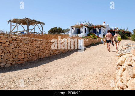 'Tis Irinis Geitonia", "Quartier de la paix", est un magnifique complexe de 16 maisons d'architecture traditionnelle des Cyclades. Ces... Banque D'Images