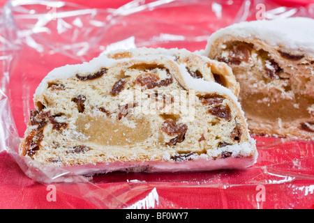 Stollen allemand, pain aux fruits gâteau de Noël Banque D'Images