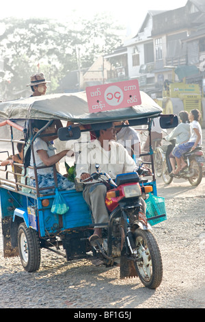 La vie de rue à Bago, Yangoon, Myanmar. Banque D'Images