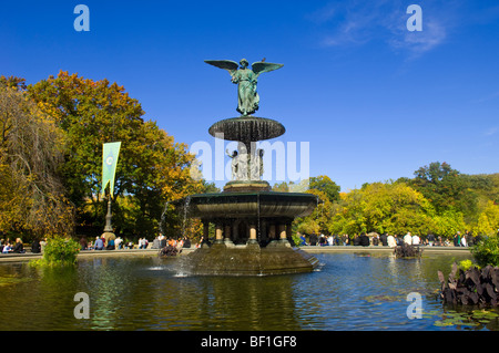 Bethseda Fontaine dans Central Park à New York le dimanche, Octobre 25, 2009. (© Frances M. Roberts) Banque D'Images