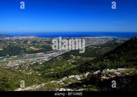 La vallée du Var, de la côte méditerranéenne près de la ville de Nice Banque D'Images