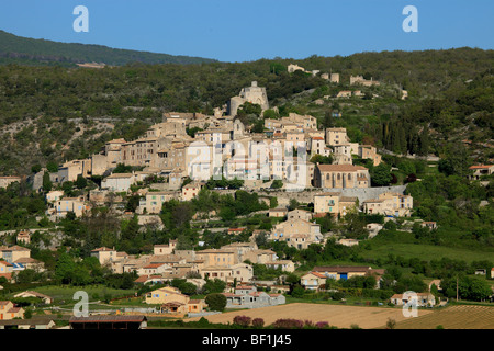 Le village provençal de Simiane la Rotonde Banque D'Images