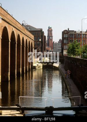 Royaume-uni, Angleterre, Manchester, Bridgewater Canal à travers la ville Banque D'Images