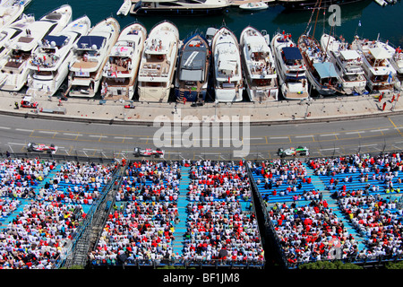 La foule du stade de Formule 1 Monaco pendant le Grand Prix Banque D'Images